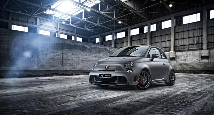  Abarth 695 Biposto 2014 года  (фото 2 из 32)